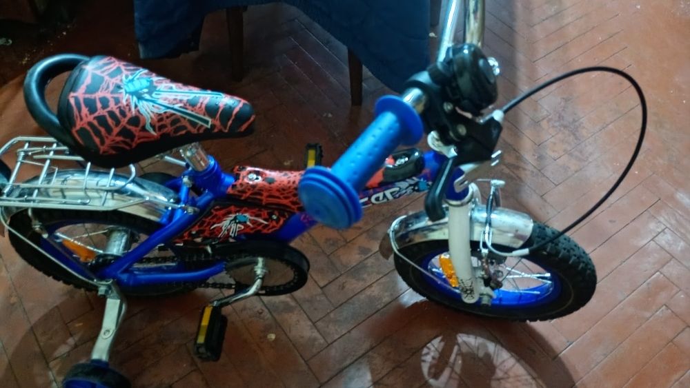 Две колела за момиче и момче