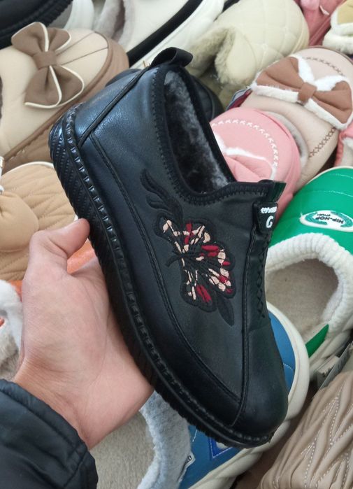 Oyoq kiyim qish kuz boxor mavsumi uchun.