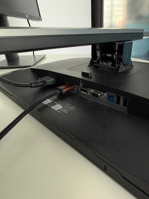 Monitor Dell 24" P2417H, Full HD, IPS - Ideal pentru birou / WFH