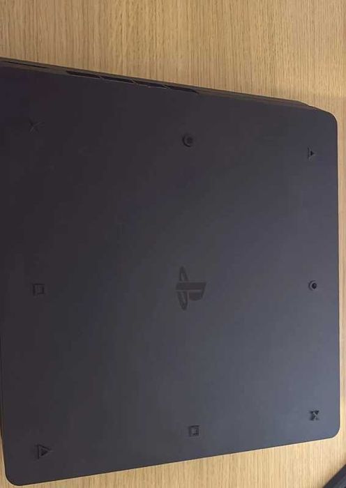 PlayStation 4 Slim 1TB cuh-2116B + Controller + FIFA 19/20 – Stare Foarte Bună