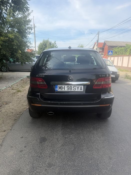 Vand Mercedes B200