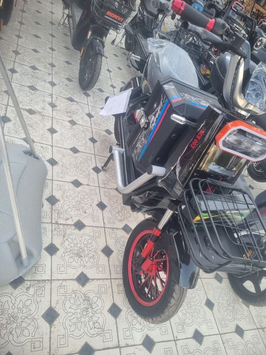 Skuter sotiladi.    .