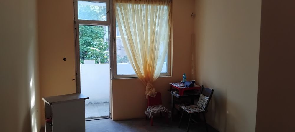 Дава се под наем Тристаен апартамент в Бургас, Център - 94 кв.м за 166000 € - Снимка #8