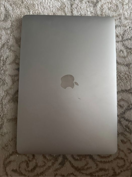 MacBook Pro 2016 ( 4 thunderbolt) , 8/256