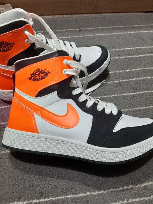 кроссовки Nike,новые