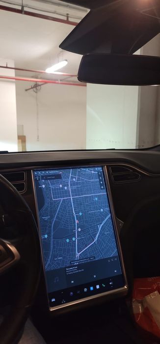 Тесла модел S 100D