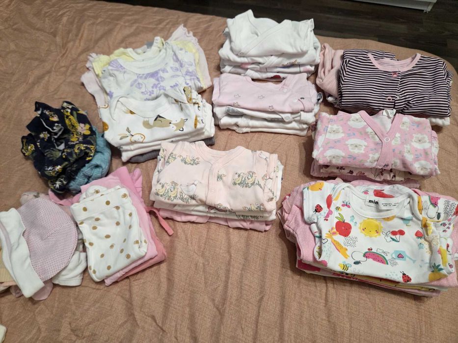 Бебешки дрехи за момиче от 0до4м.