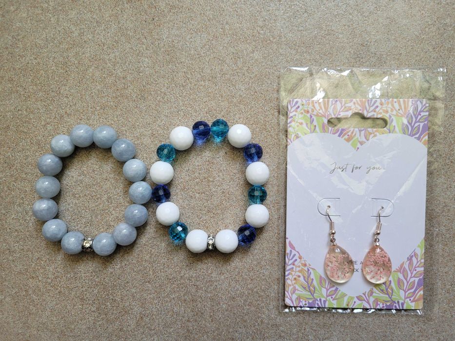 Комплект гривни от полускъпоценни камъни с подарък обеци на ТОП цена