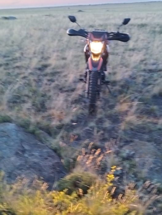 Мотоцикл эндуро 200 куб