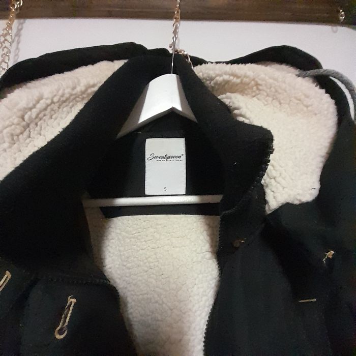 Jacheta iarna SeventySeven