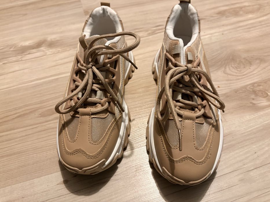 Чисто нови кафяви дамски обувки