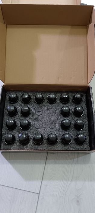 Set 20 piulite M12 x 1.5 roti ford (negre și cromate)