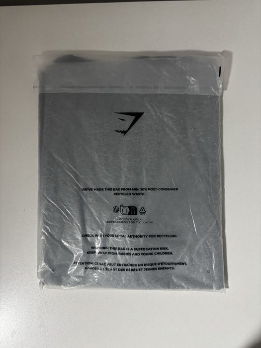 Продам футболку GYMSHARK