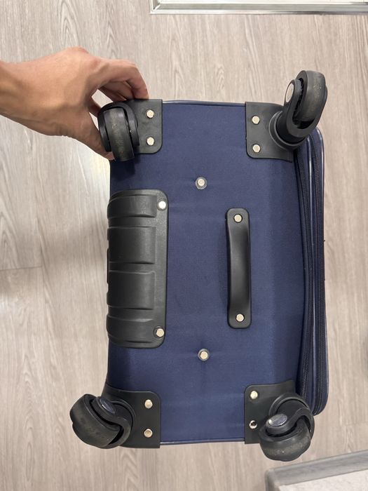 Новый чемодан для туров, поездок, командировок и так далее