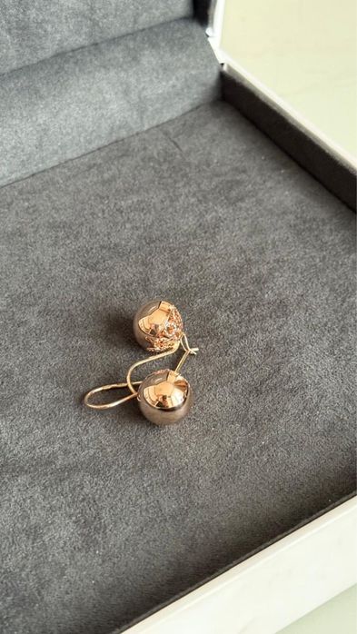Продам серьги золотые