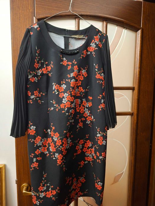 vand rochie model inflorat marime 48-50