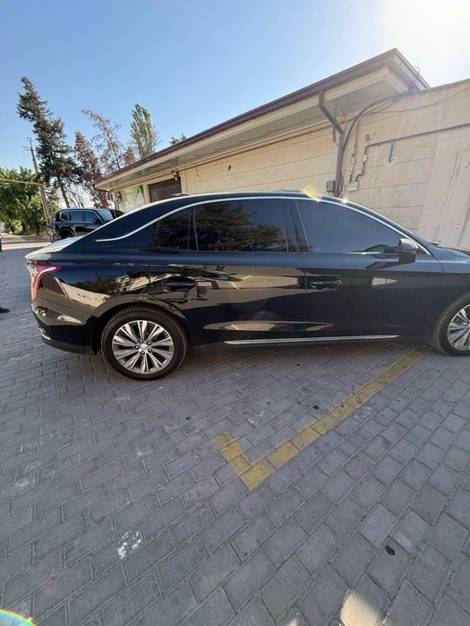 Hongqi 500 тали сотилади