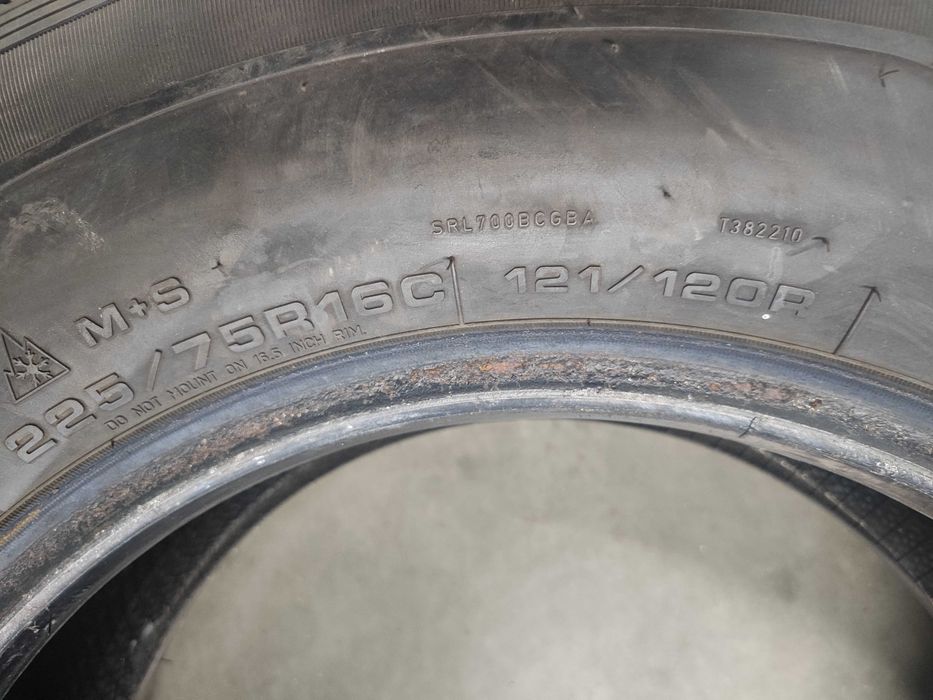 4бр.зимни гуми 225/75/16C Sava