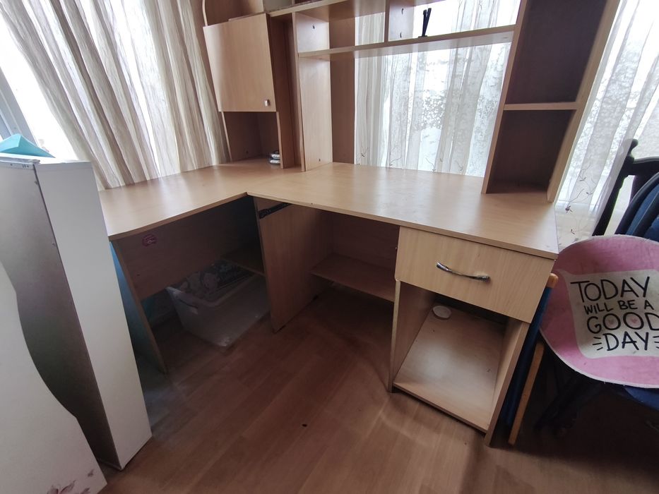 Продам диван и угловой стол