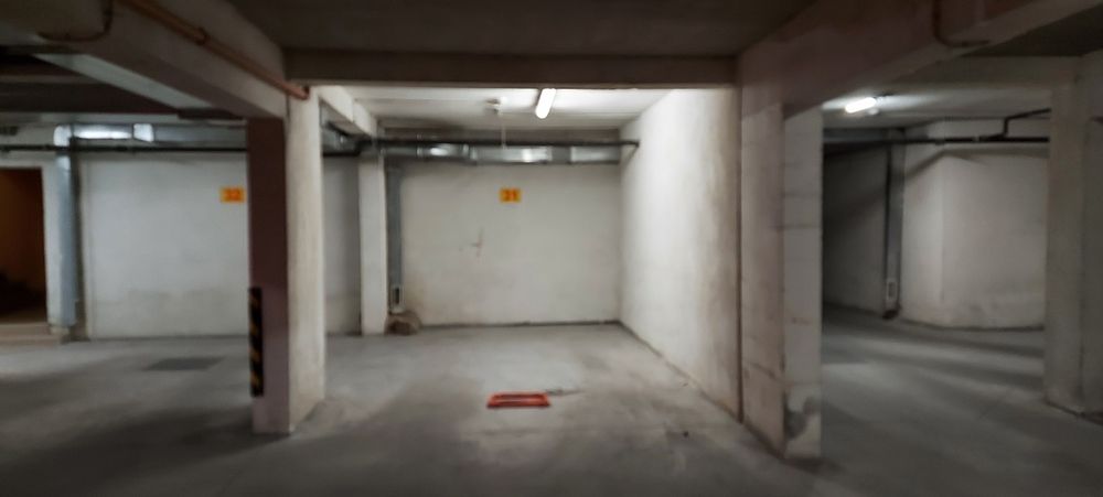 Паркомясто в подземен гараж под наем
