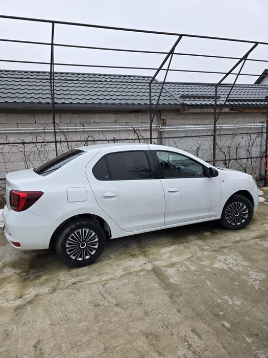 Dacia Logan 0.9 TCe 2018 versiunea Black & White