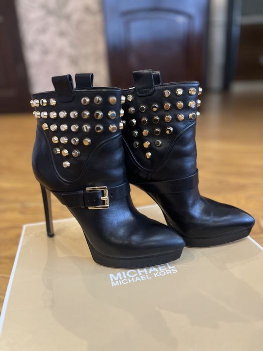 Женская обувь