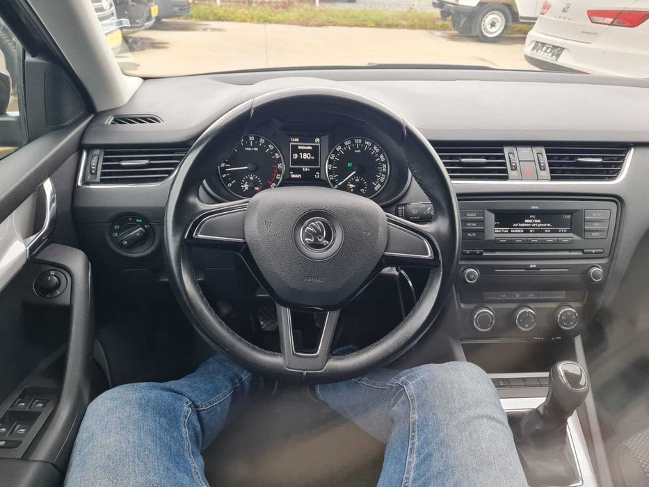 Skoda Octavia III  an 2013  diesel 180.000 km cash sau rate fixe