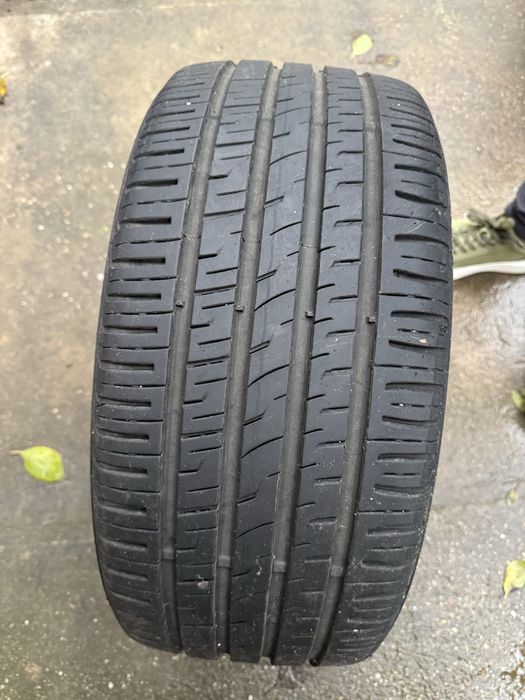 Vand 2 anvelope vara