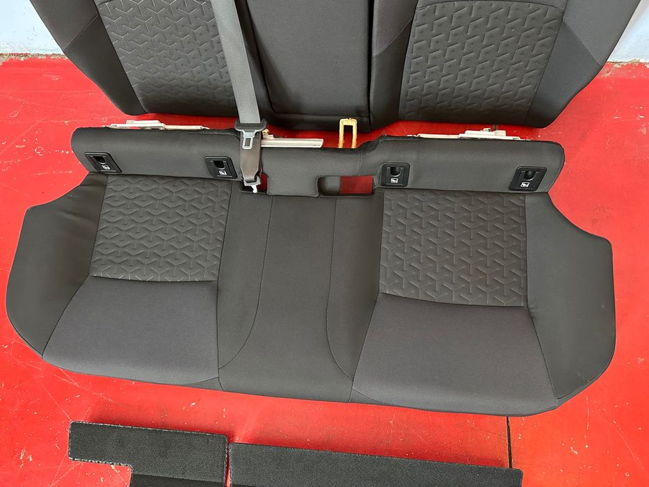 Banchetă Toyota Corolla