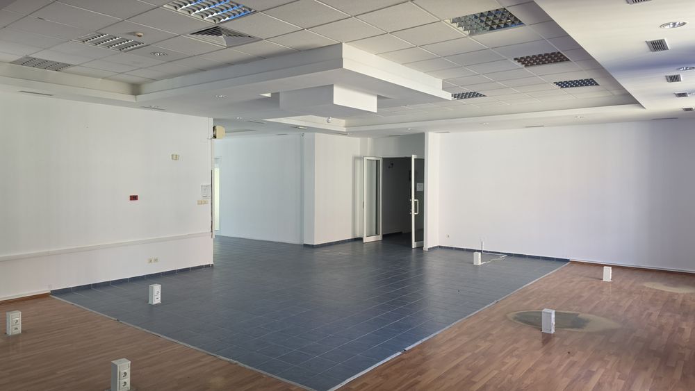 Spatiu de inchiriat (750 mp, cladire birouri), ultracentral, Focsani, 6 eur/mp