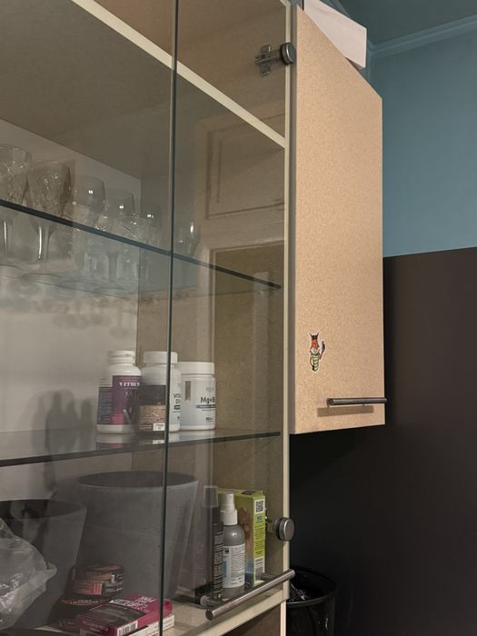 Кухонный шкаф (со стеклом)