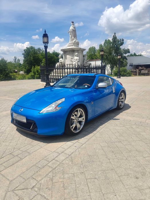 Автомобил Nissan 370z