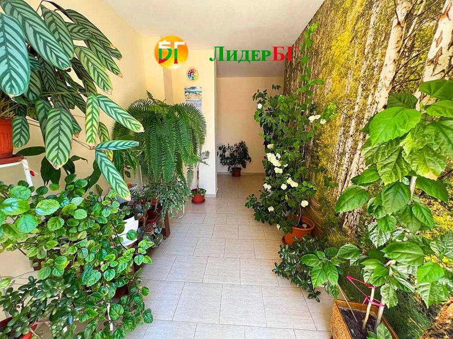 Малък двустаен апартамент с вътрешен двор