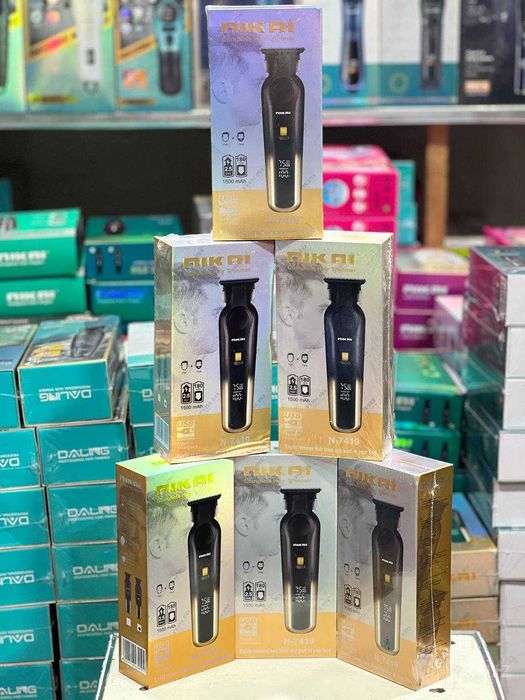 Trimmer soqol oladigan/ Триммер для стрижки волос и бороды
