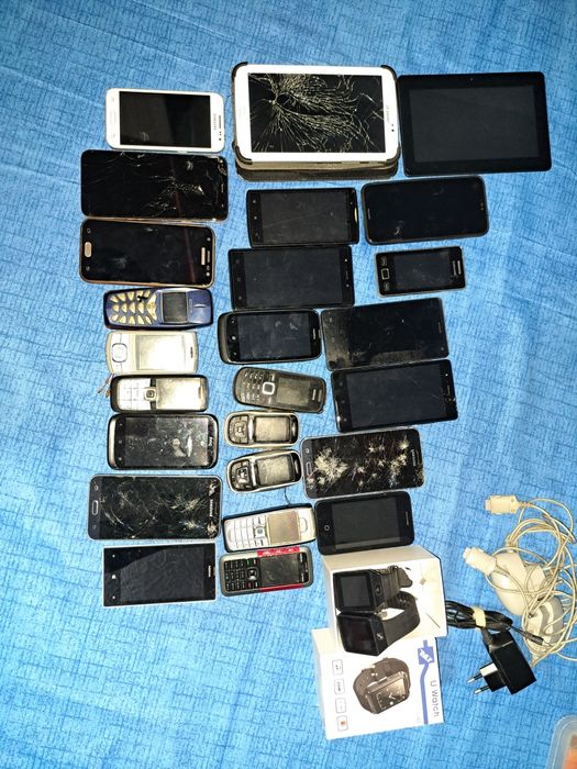 Telefoane vechi ne-utilizate de mult timp