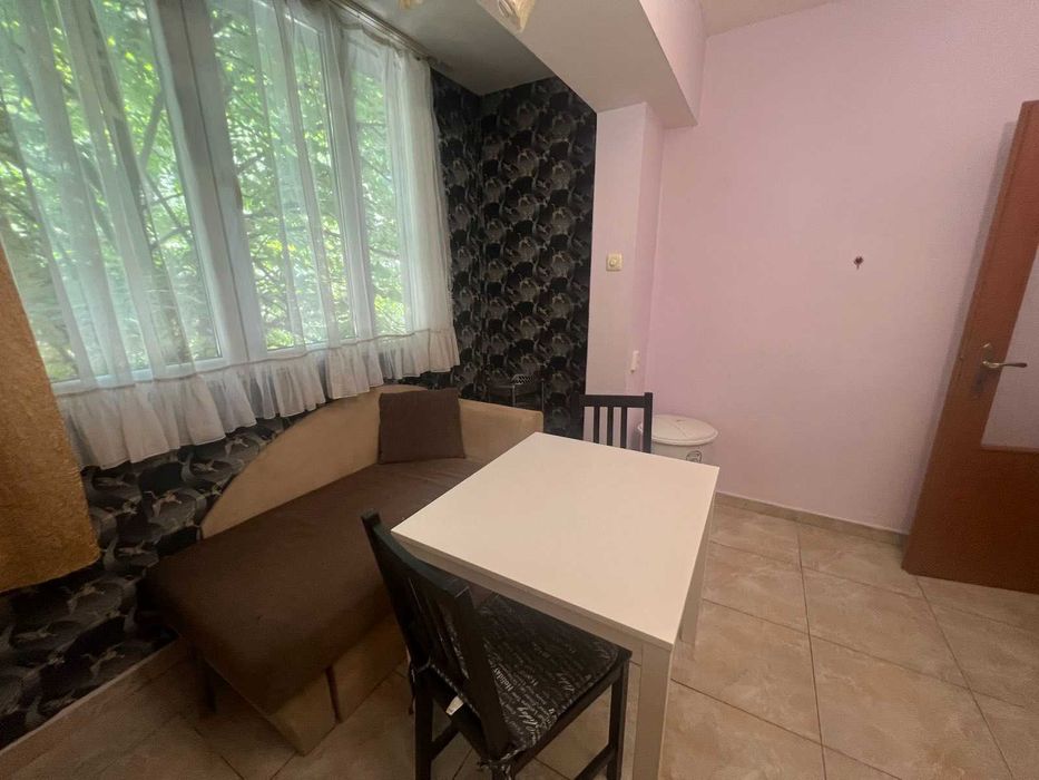 Дава се под наем Тристаен апартамент в Варна, Левски - 80 кв.м за 510 € - Снимка #1