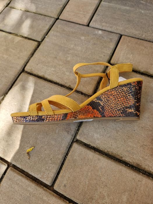 Sandale Tamaris cu etichetă