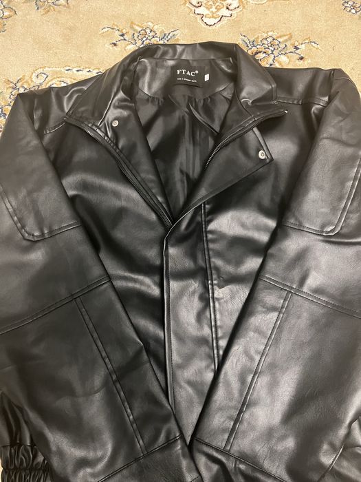 Кожанка,корейская,размер L-M