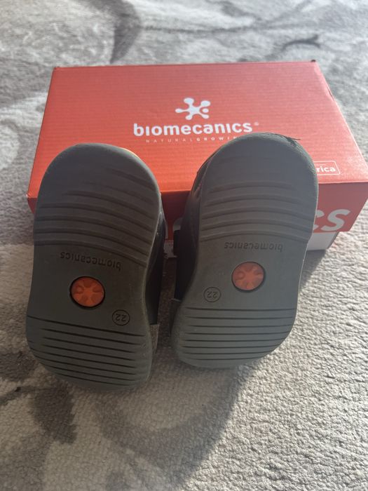 Papuci biomecanics nr 22