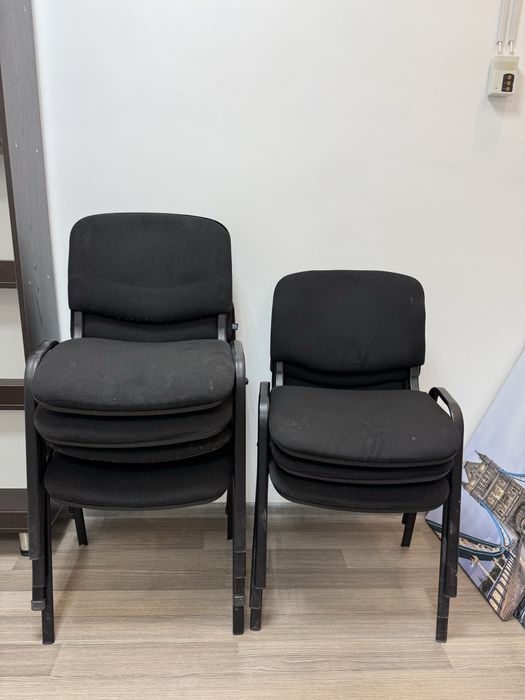 Офисная мебель, столы, стулья, стеллаж, тумбочки.