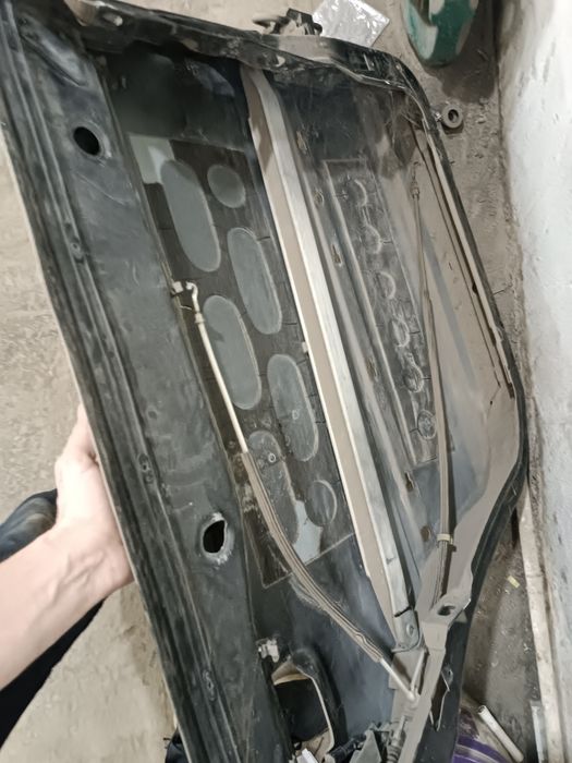 Дверь Ауди 100 c4 левая задняя