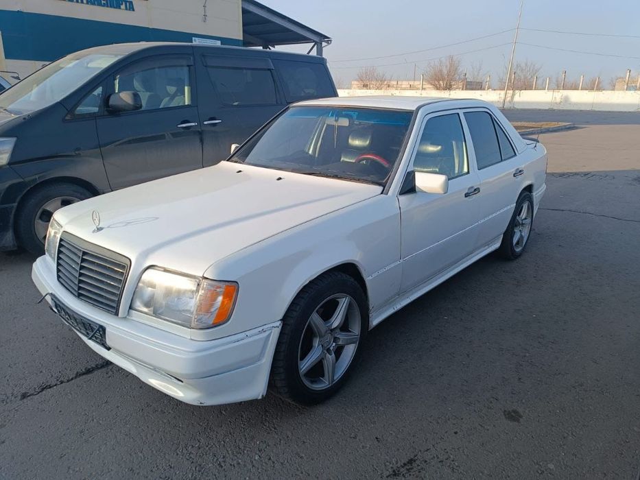 Продаю Мерседес 124 на разборе