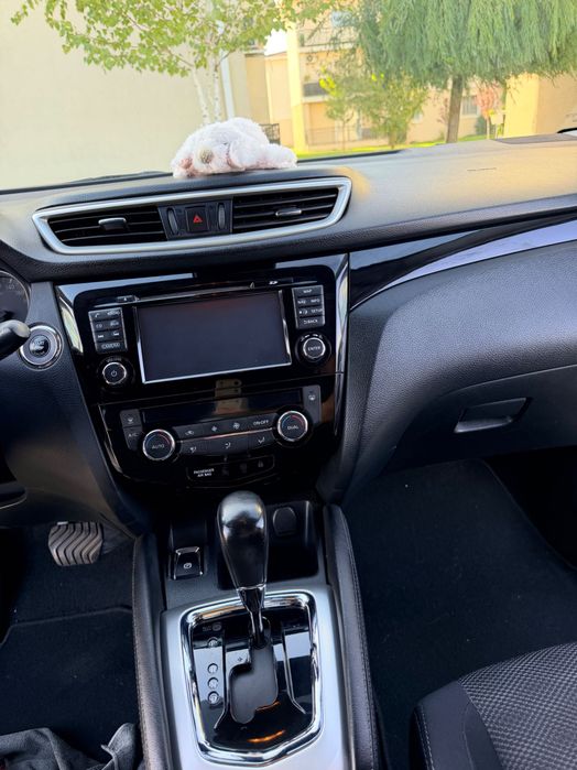 Vând NISSAN QASHQAI 1.2 DIG-T X-Tronic CVT – 2015