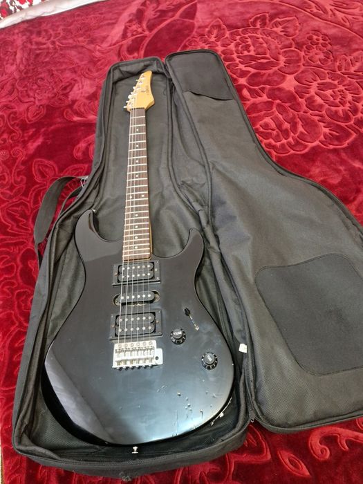 Chitara yamaha  erg 121c