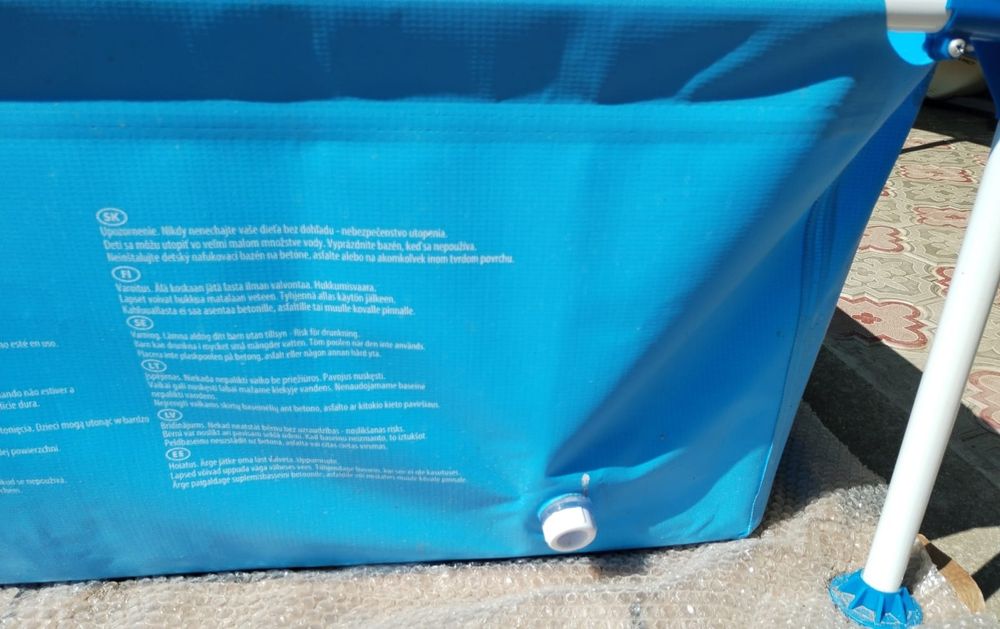 Vand piscină nouă,plus husa de protecție