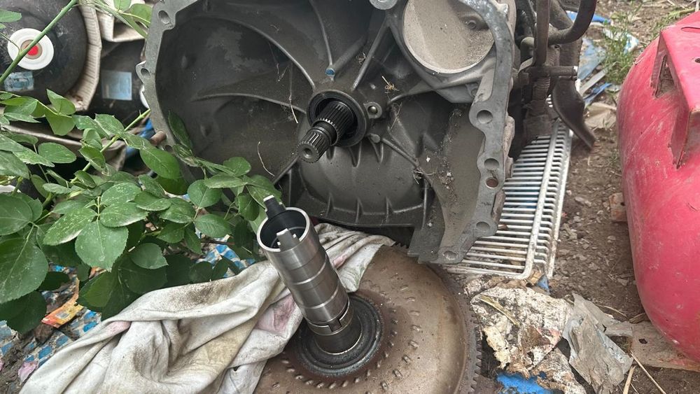 Коробка от Субару 3л 2005