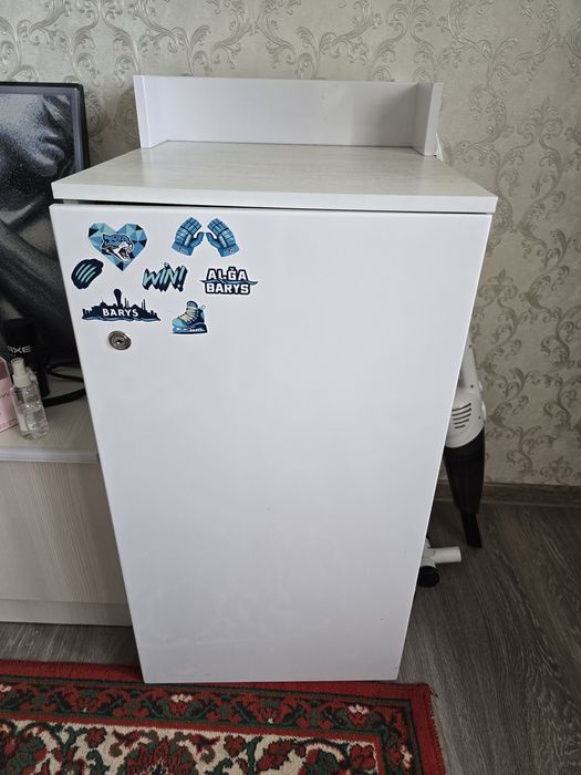 Продаю шкафчик срочно.