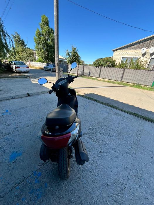 Продам скутер Liya m8