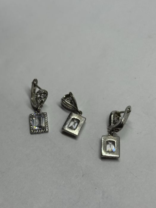 комплект сребърни обеци и висулка 8.34