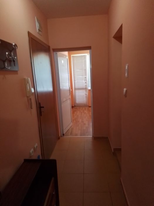 Двустаен в район   л. к. Тракия под наем  Дългосрочно . Без посредници